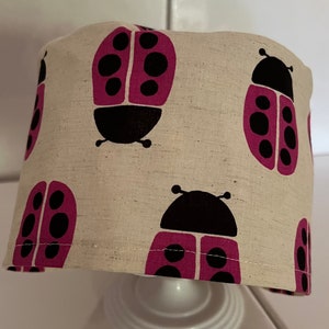 Hot Pink Ladybird Handgjord Scrub Hat Scrub Cap