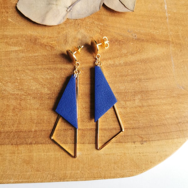 Clous d'oreilles pendant triangles doré et cuir Bleu roi  Modèle JULIE 58mm