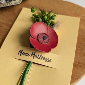 Carte Merci maîtresse Bouquet coquelicot rouge et fleurs séchées Inscription Message Carte postale Version Blanc / Doré / Rose