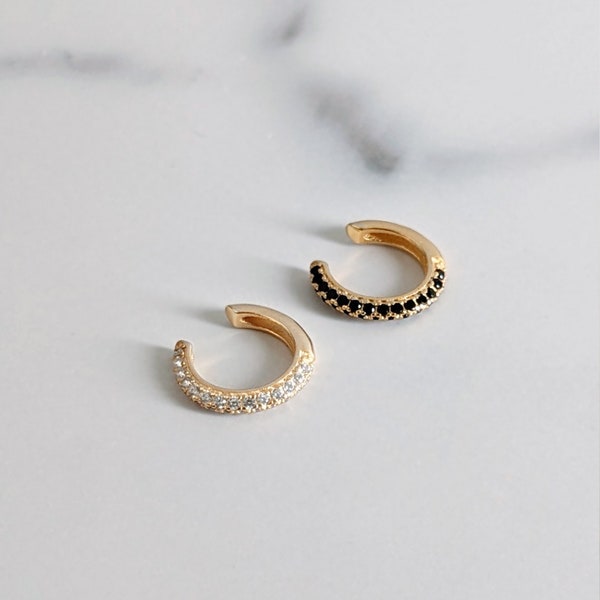 Bijou d'oreille non piercée cristaux zircons . Bague d'oreille simple en argent 925 doré . Ear cuff plaqué or