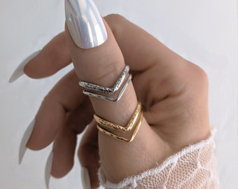 Chevron double strand ring in gold or silver stainless steel - Minimalist ajustable textured chevron ring in gold steel