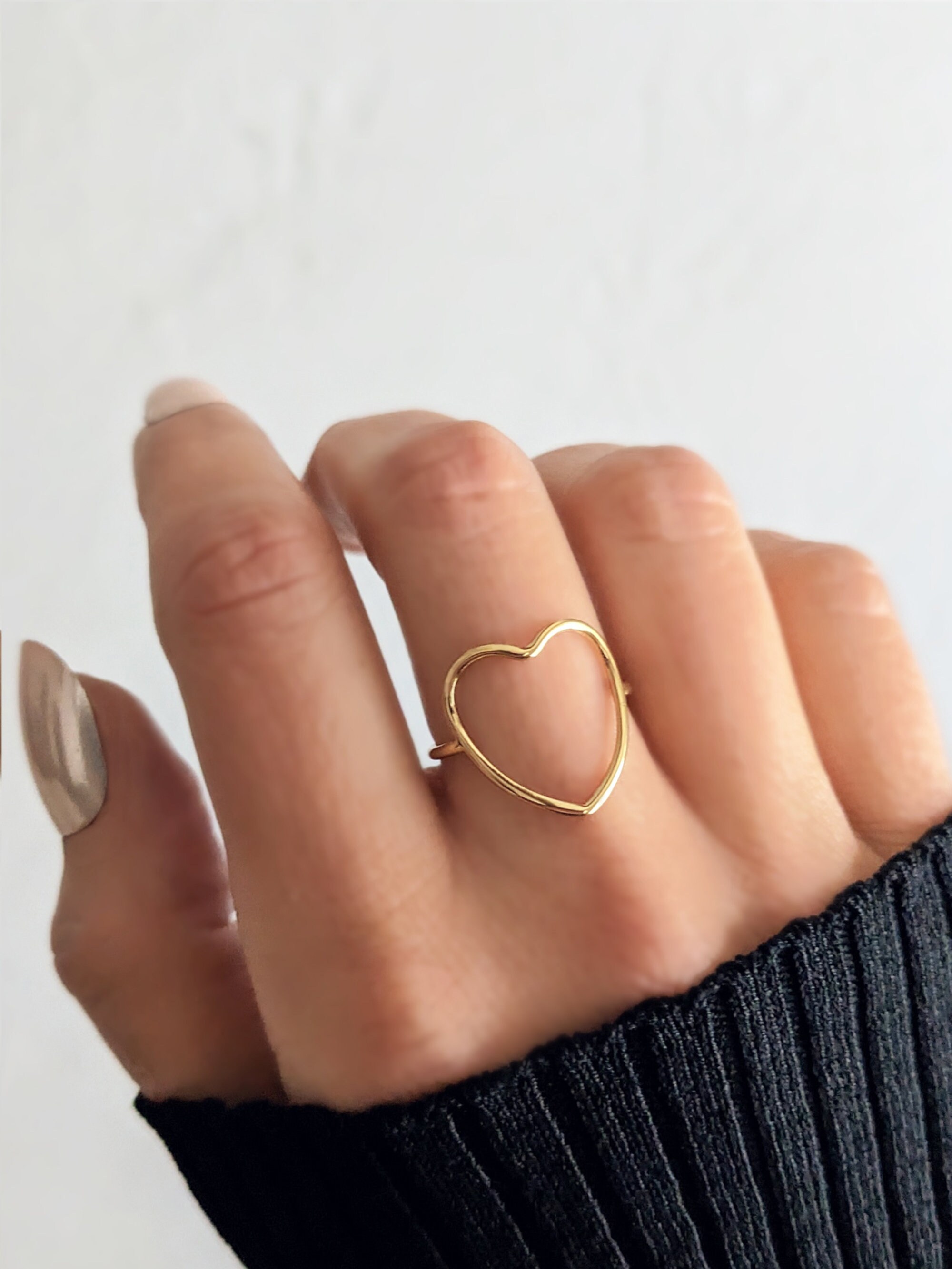 Gold heart steel ring . Dainty wire ajustable heart ring in
