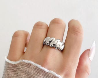 Croissant silver chunky ring . Waterproof unisex signet ring . Minimalist wavy crescent big ring