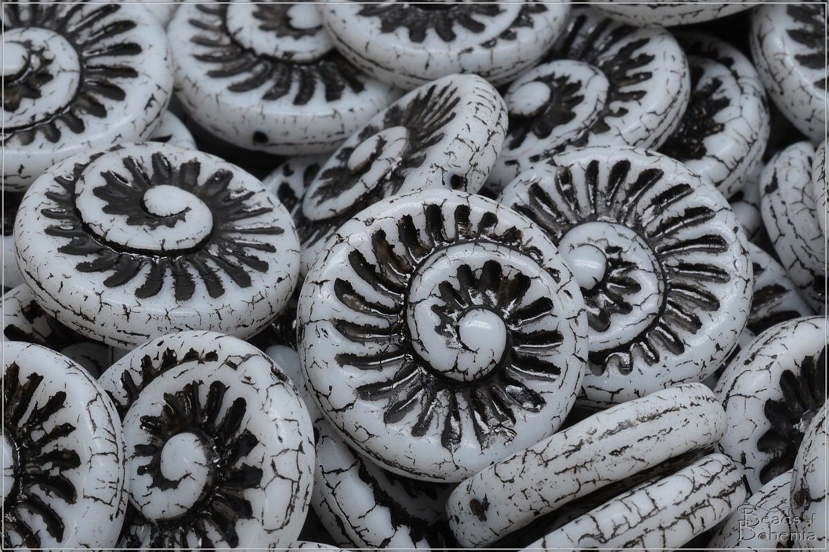 4 pcs Opaque White Black Wash Czech Glass Fossil Shell, Nautilus, Ammonite Beads 18x18 mm (12293)