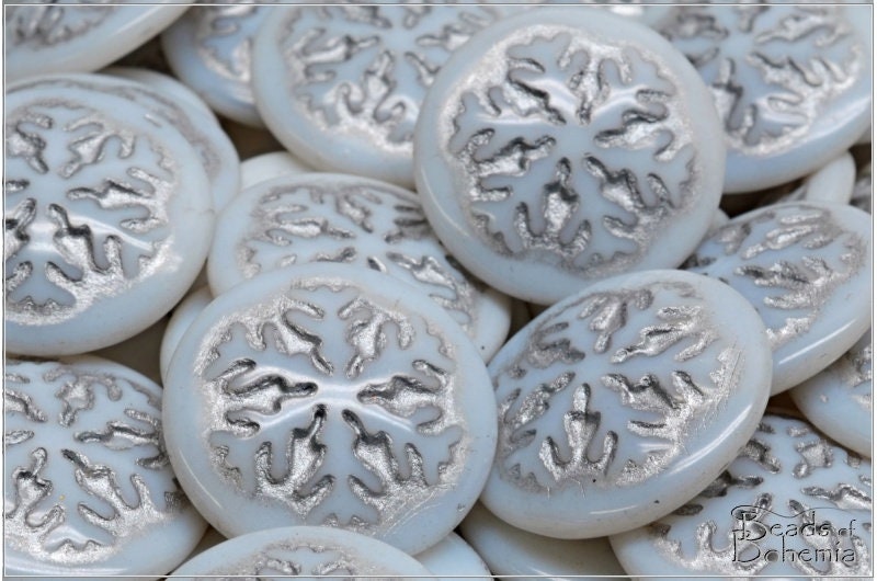 1 pc Chalk Silver Wash Snowflake Cabochon 21 mm - Czech Glass (12544)