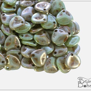50 pcs Chalk Savannah Czech Rose Petal Beads 7x8 mm (9687)