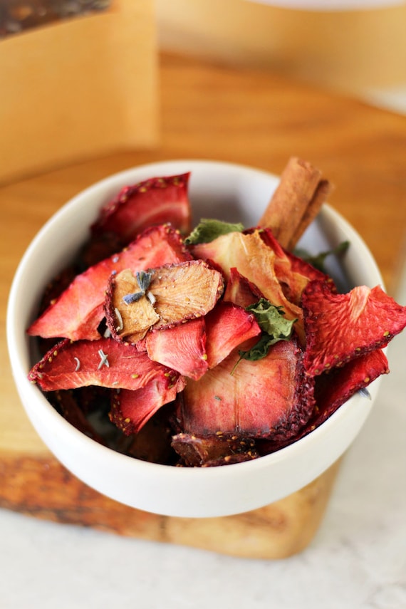 Strawberries & Lavender Spring Simmer Pot Kit - Springtime Stovetop  Potpourri - Home Fragrance - Strawberries, Mint, Cinnamon Stick, Nemesia -  Etsy