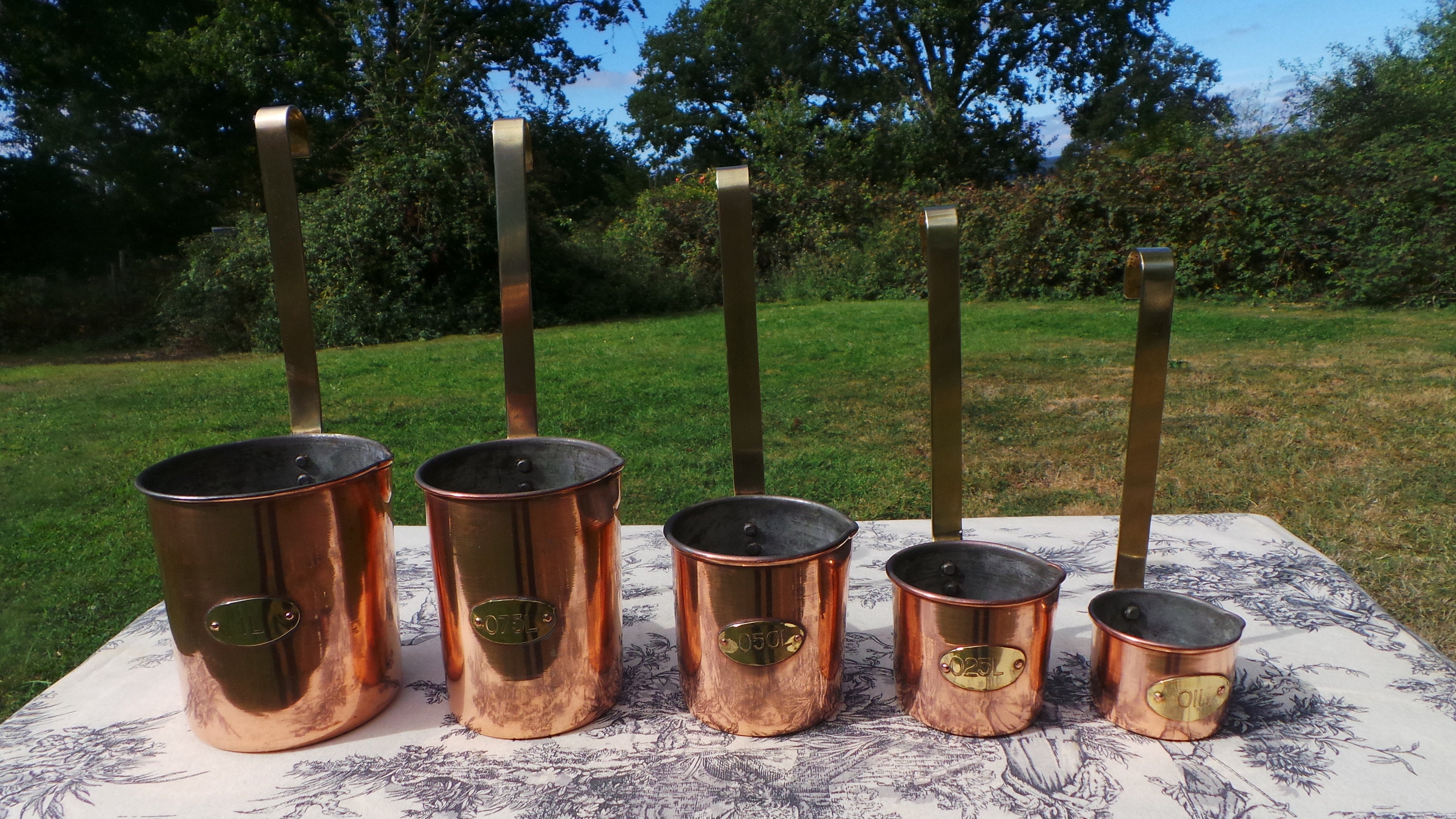 Vintage French Copper Set Five Graduated Measuring Pans Cups Ladles Brass  Handles Pouring Spouts Good Heavy Set Good Patina Normandy Kitchen