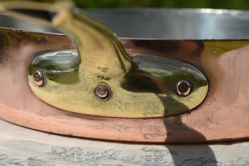 Poêle en cuivre Gaillard of Paris, nouvelle boîte artisanale, 24 cm 9 1/2 vintage, poêle à sauter professionnelle française bien utilisée, 1,8 mm, manche en bronze coulé image 8