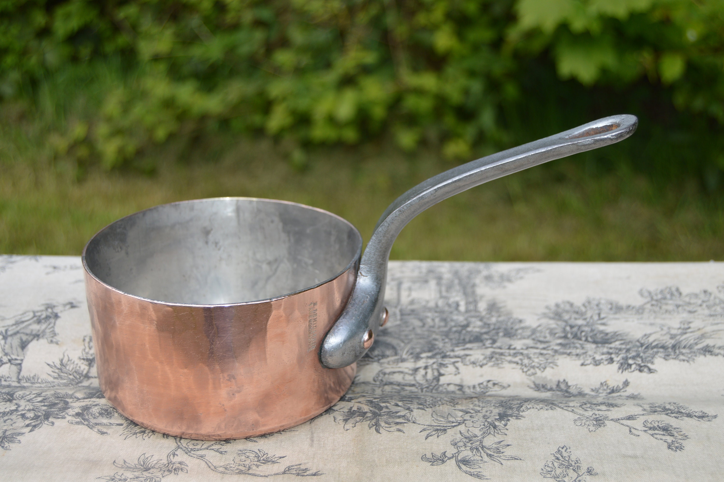 Cast Iron Bean Pot for sale Only 3 left at 65