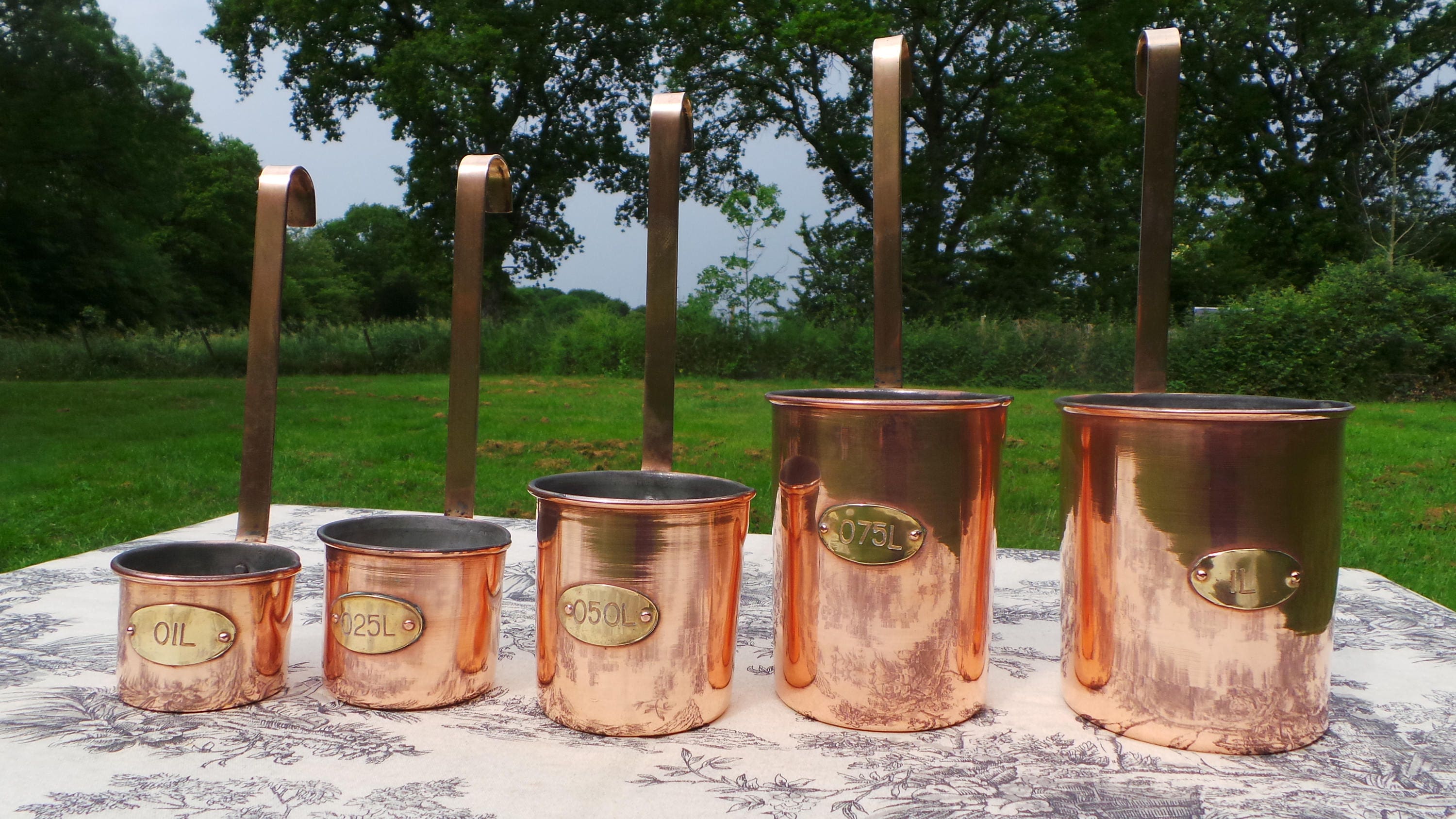 Vintage French Copper Set Five Graduated Measuring Pans Cups Ladles ...