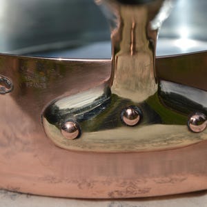 Antik E Dehillerin Koppar Sauté, Stekpanna, 26 cm, Bronshandtag, Tillverkad i Frankrike