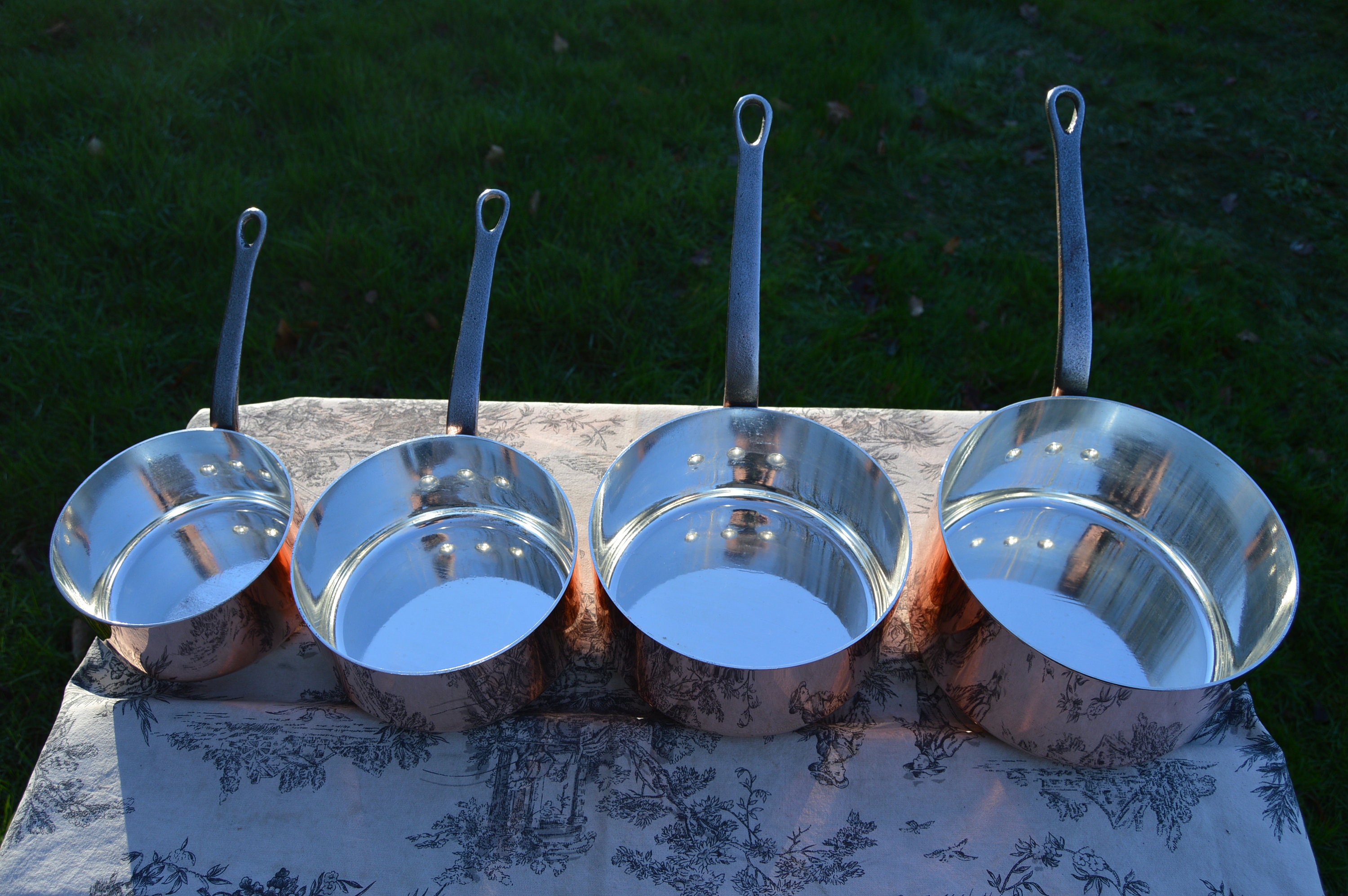 Poêles en Cuivre Nouveau Villedieu Étain Vintage E France Fabrication Française Quatre Français Cuiv