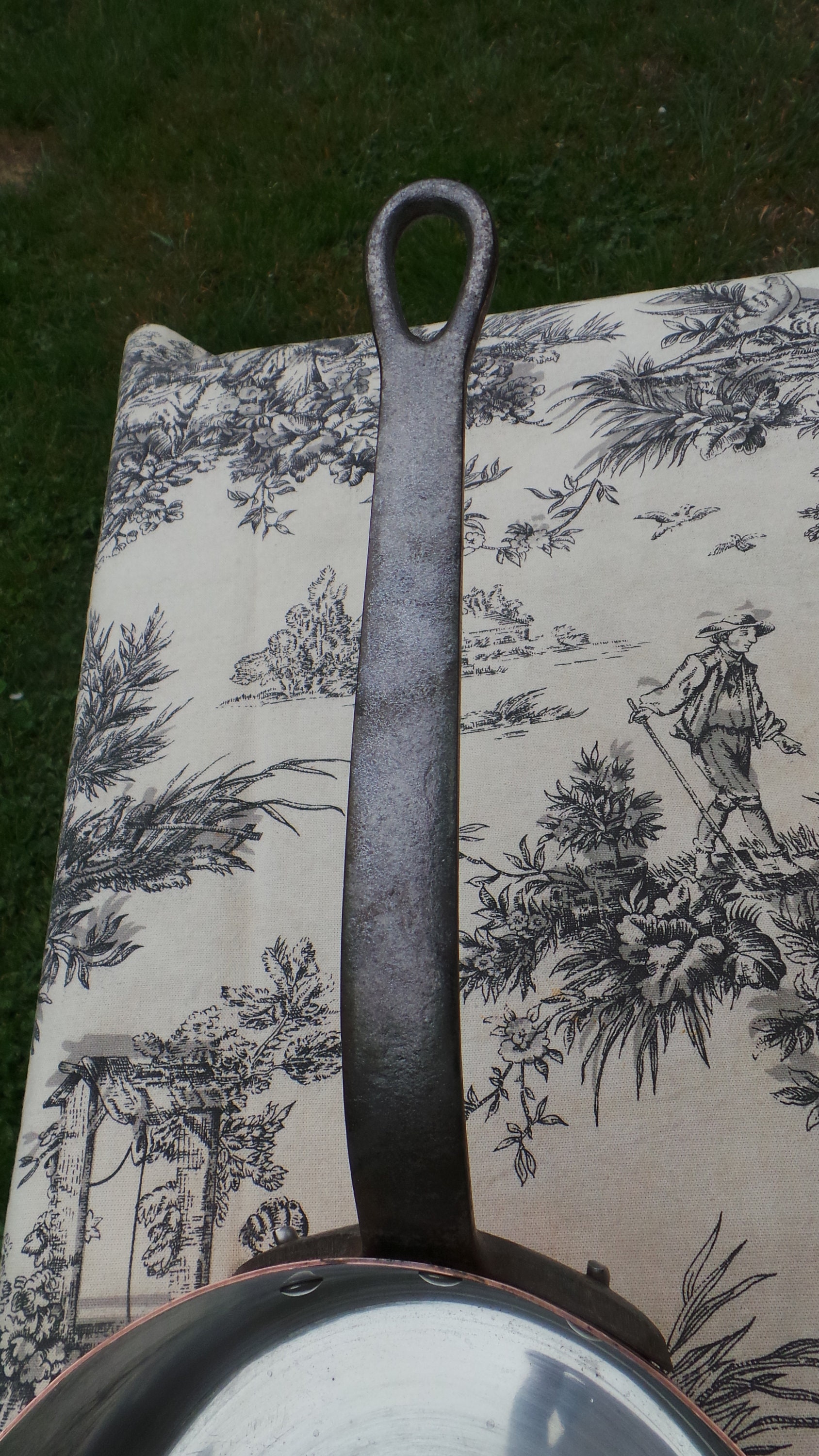 Copper Pans Vintage E France Fabrication Francaise Set of Five French Copper 1mm Graduated Pans