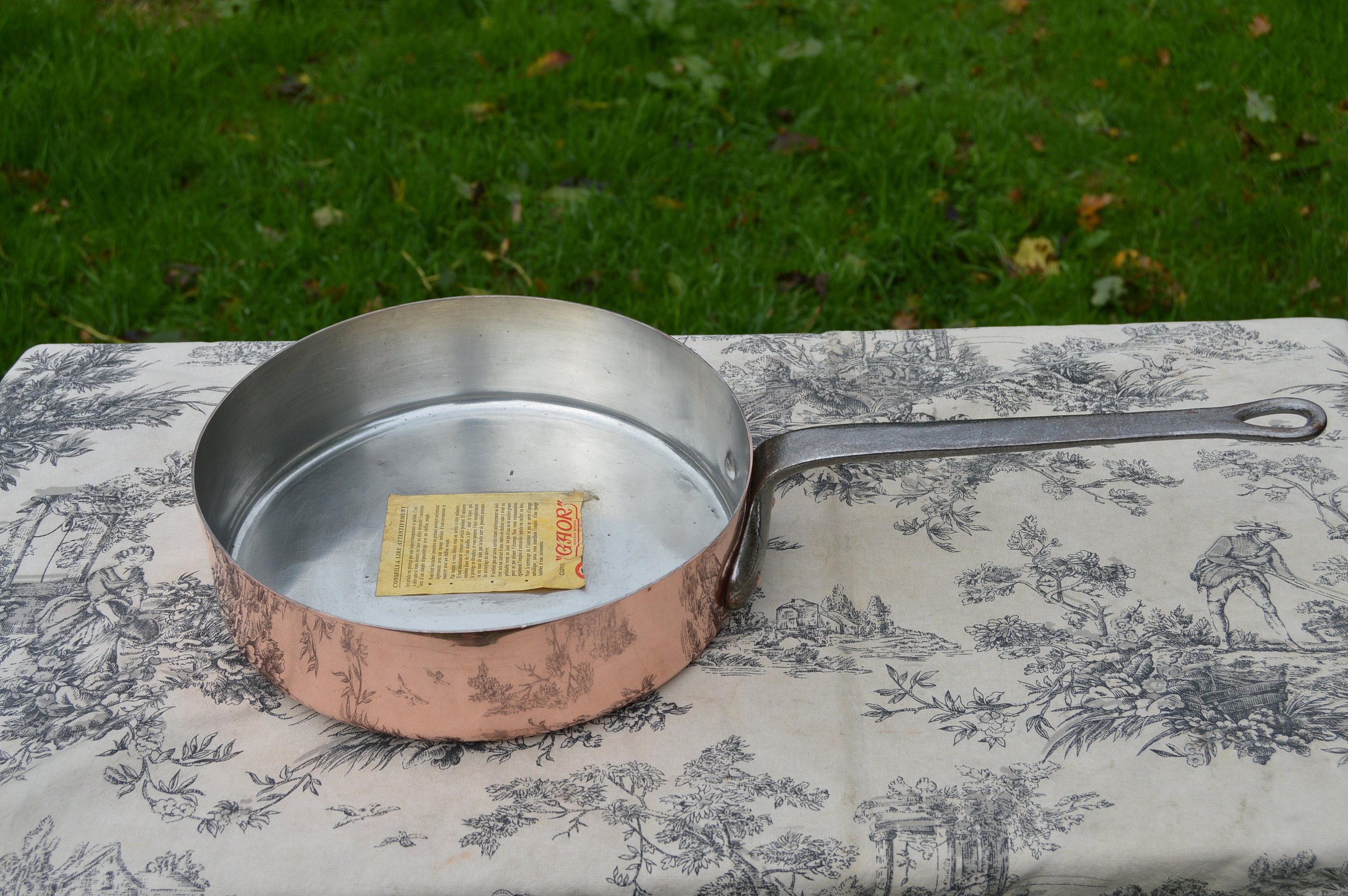 SET of 5 French Saucepans. Machine-hammered 1.8mm. We sell vintage and  antique copper pots and pans. New Pans - Old Stock.