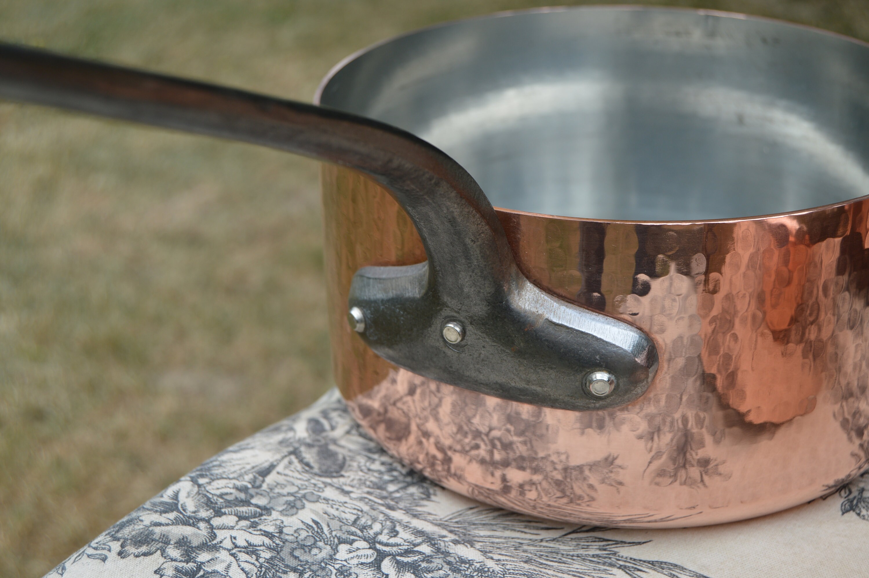 Copper Hammered Pans Five Vintage French 1.61.8mm Hammered Copper Pans