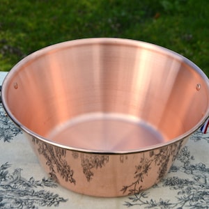 Nowa miedziana patelnia do dżemu NKC 28 cm firmy Normandy Kitchen Miedziana patelnia do dżemu i galaretki 28 cm 11" z zawiniętym wierzchem Uchwyty z żelaza Nowa miedziana patelnia do dżemu i galaretki NKC 28 cm firmy Normandy Kitchen Miedziana patelnia do dżemu i galaretki ...