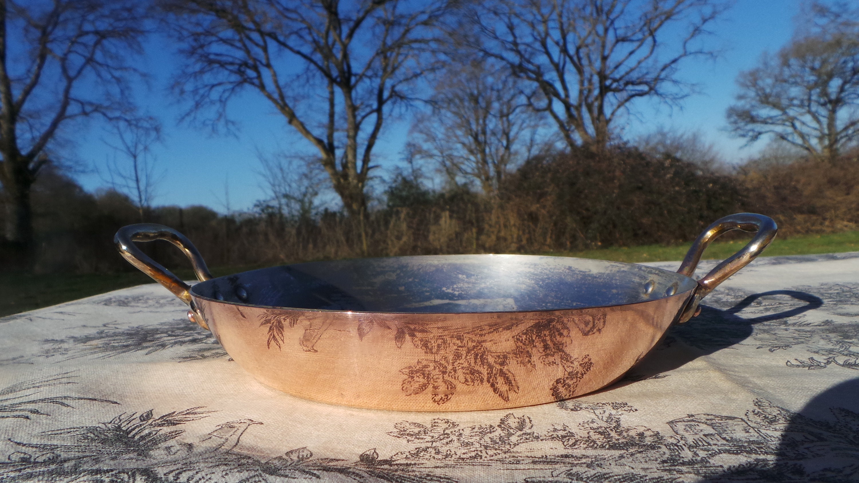 A Simon Vintage French Copper Full Round Au Gratin Pan Brass Hole Handles Made in France 18cm 7