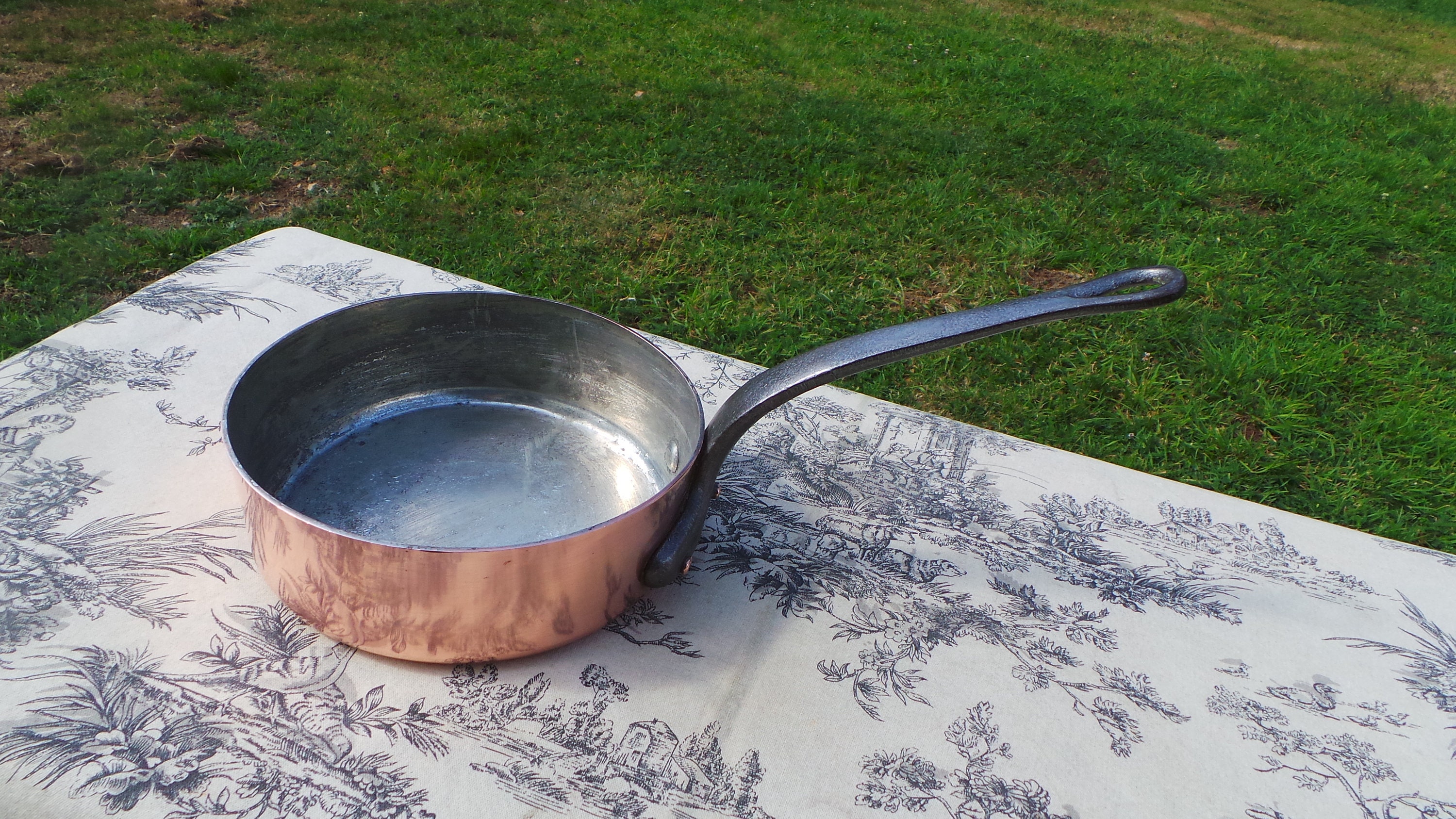 French fabulous pair of Copper Fryingpan Antique pans