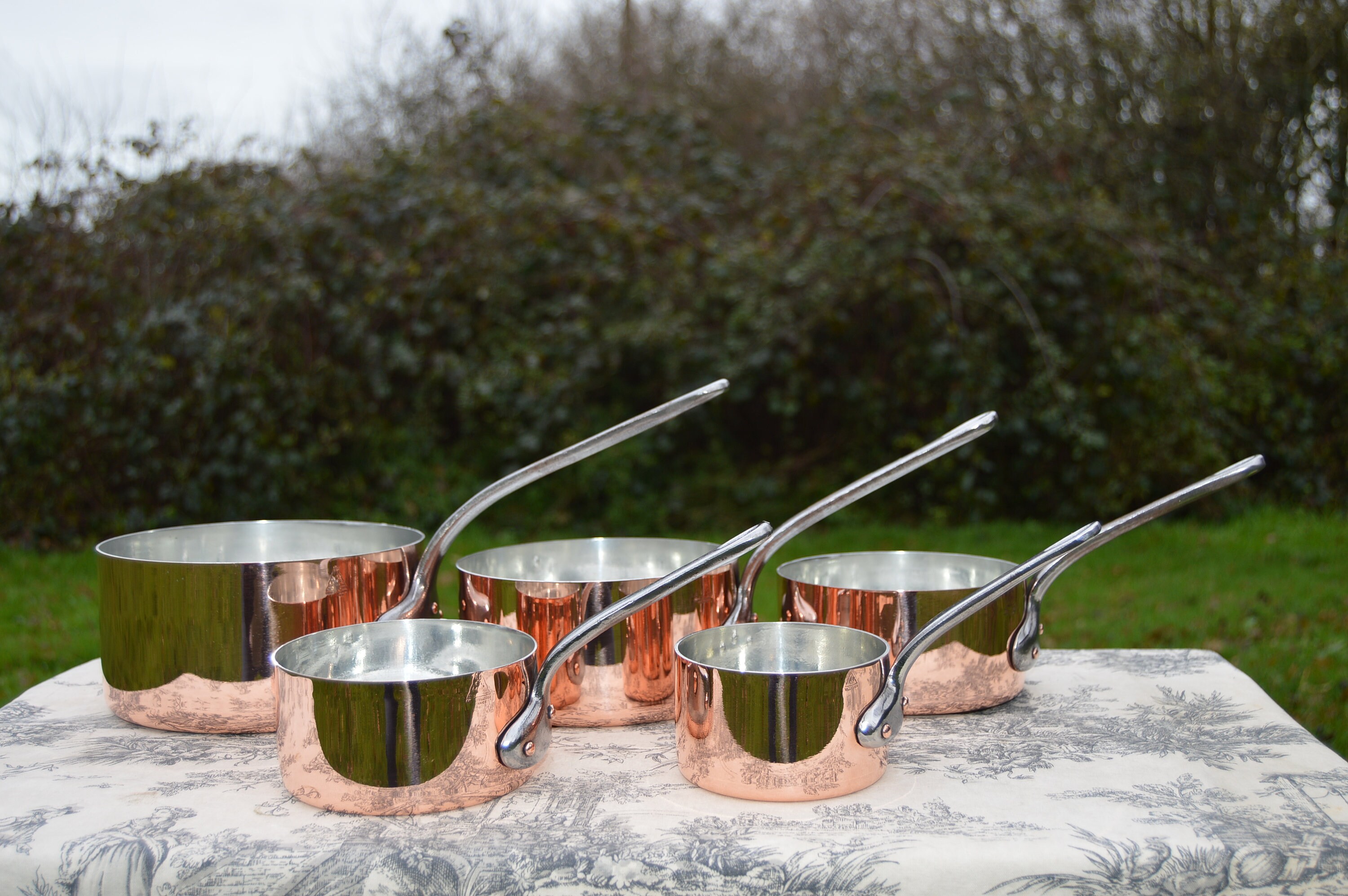 Ensemble de Casseroles en Cuivre Cinq Français Vintage 1-1.7mm Cuivre Gradué Pans Poignées Fer 10-18