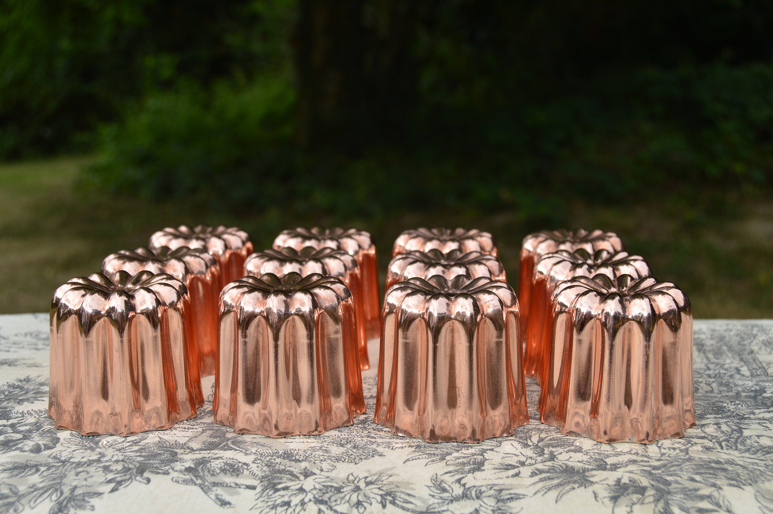 12 Douze Caneles En Cuivre