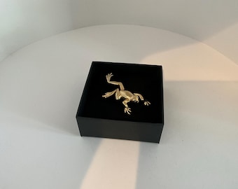 Vintage Frog Pin in 14K Gold