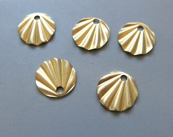 50pcs Raw Brass Charms, Shell Shape Pendants Findings 13.5mm x 13mm - F1259