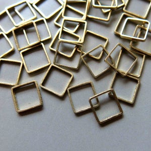 200 pezzi Anelli quadrati in ottone grezzo, accessori 5 mm - F404