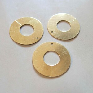 20pcs Raw Brass Round Rings Charms, Pendants Findings 28mm - F684