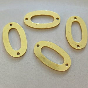 20pcs Raw Brass O - Encantos del alfabeto, colgantes de letra 24mm x 14mm - F1025