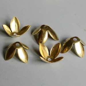 50pcs Raw Brass Flower Shape Bead Caps,  Findings 12mm - F32