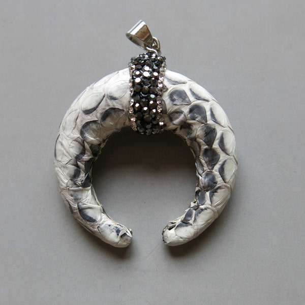 Pave Rhinestone Horn shape snakeskin leather Pendant - B1467