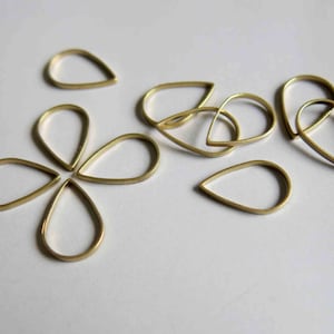 100pcs Raw Brass Teardrop Rings, Findings 16mm x 11mm - F172