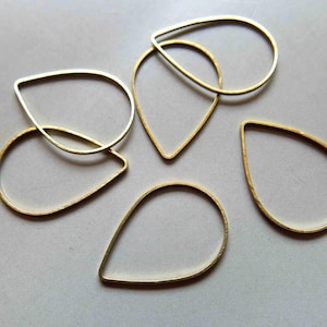100pcs Raw Brass Drop Rings, Findings 21mm x 15mm - F320