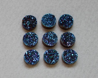 Il lato lucido naturale agata quarzo mezzanotte blu colore titanio frizzante Cabochon Druzy 8mm