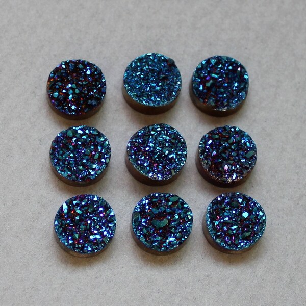 La face polie naturelle Agate Quartz bleu nuit couleur titane étincelant Druzy Cabochon 8mm