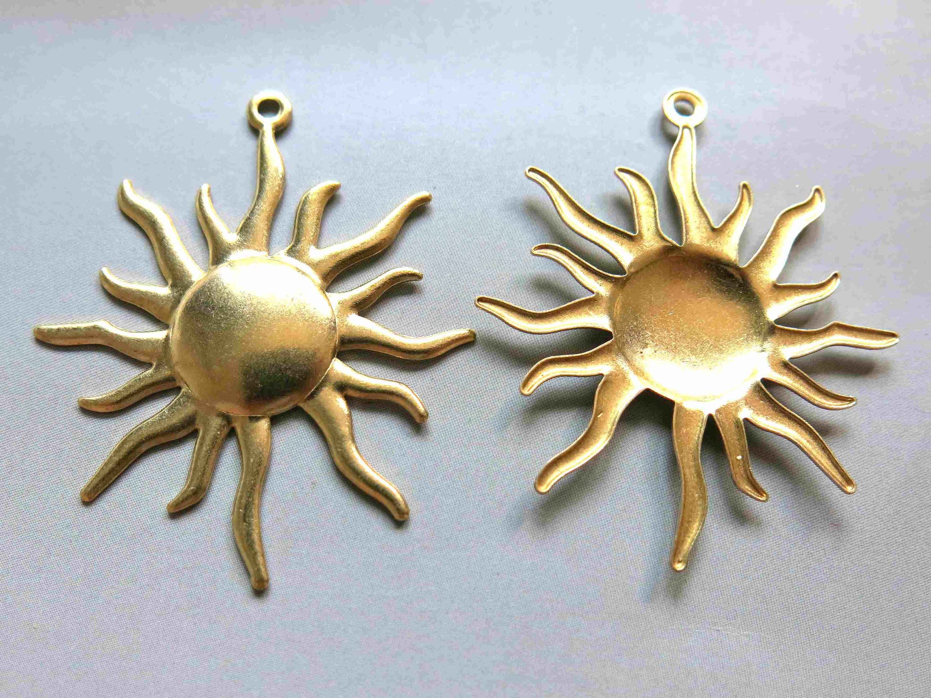 20pcs Raw Brass Sunflower Pendants,Charms 45mm x 38mm - F2127