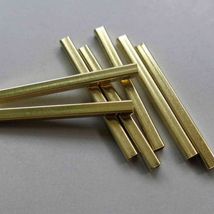 200pcs Perle in ottone grezzo forma diritta in asta quadrata 30mm x 2mm - F148