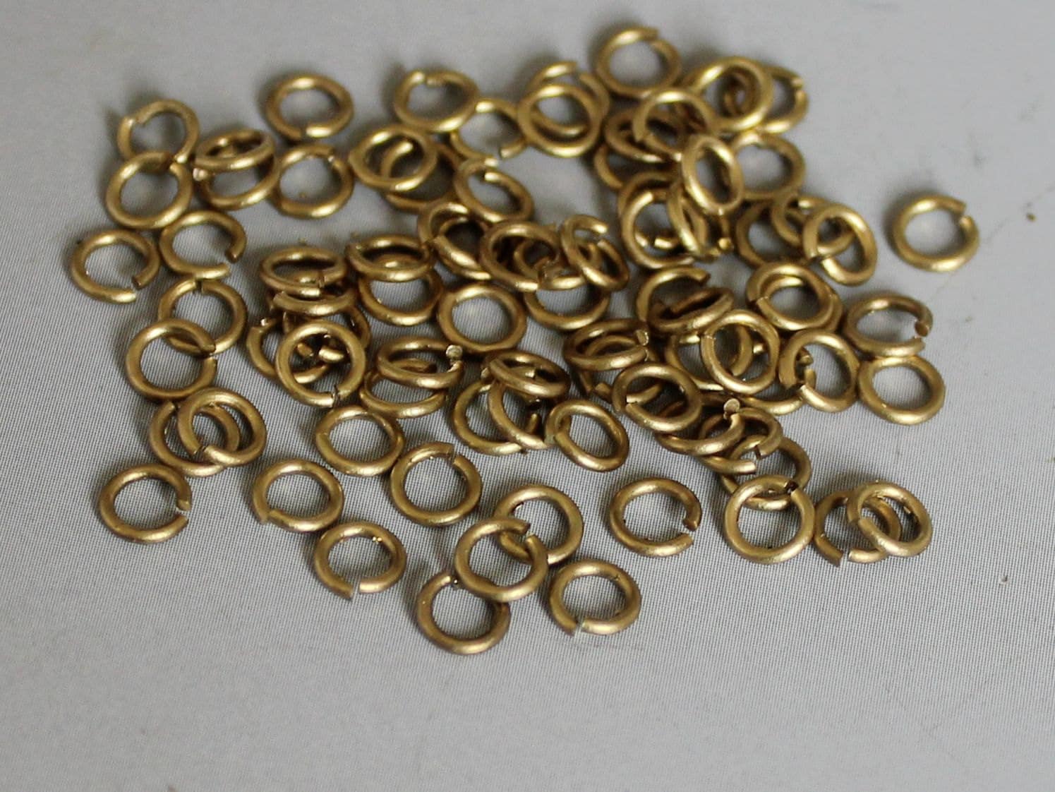 30Grams About 700pcs Raw Brass Round Jump Ring , Findings 4mm x 0.8mm - F139