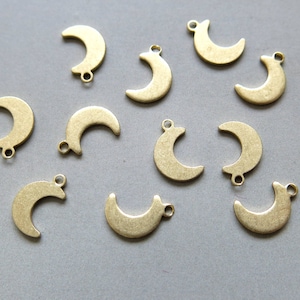 200pcs Raw Brass Crescent Charms, Stamping Tags Findings 9mm - F1503