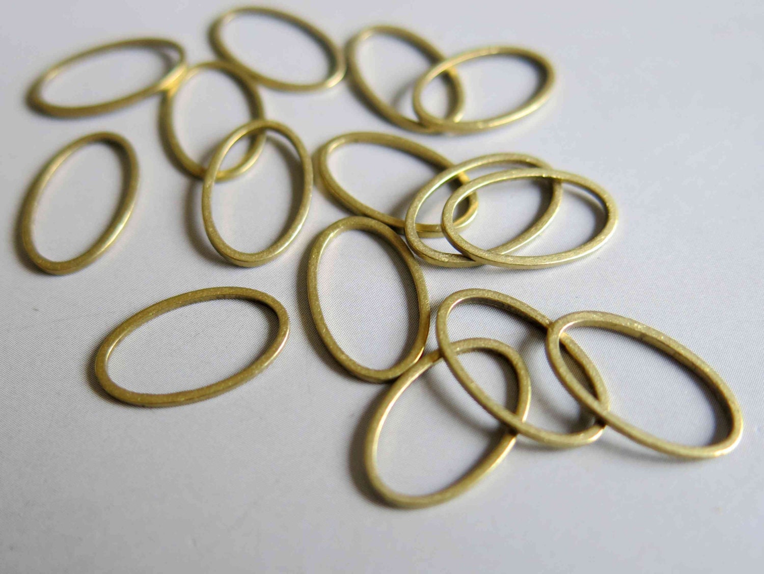 200pcs Raw Brass Oval Rings Findings 15mm x 10mm F179 | Etsy
