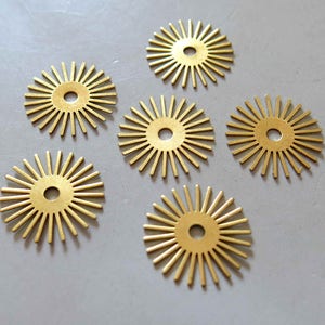 50pcs Raw Brass Sunflower Connectors,Charms 20mm - F647