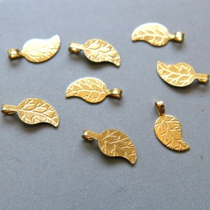 100pcs Raw Brass Leaf Shape Charms, Pendant Findings 9.5mm x 4.5mm - F1231