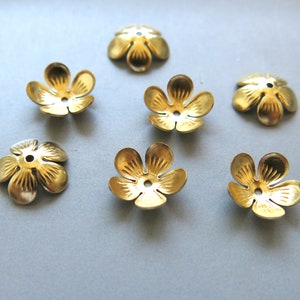 100pcs Raw Brass Flower Shape Bead Caps,  Findings 11mm - F1247