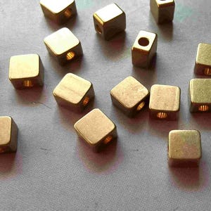 100 pezzi Perline distanziatrici quadrate in ottone grezzo 4 mm - F253