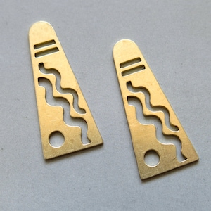 10pcs Raw Brass Triangle Charms,Pendants, Jewelry Making Supplies 30mmx12.5mm - F1789