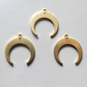 Horns Shape Pendants 27mmx21mm F1704 30pcs Raw Brass Crescent Charms