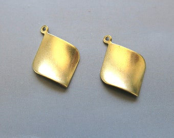 50pcs Raw Brass Leaf Charms, Pendentifs Résultats 23mm x 16mm - F1902