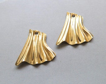 アクセサリー masa _ruth1012 30pcs Raw Brass Trapezoid Charms, Pleated Skirt Pendants