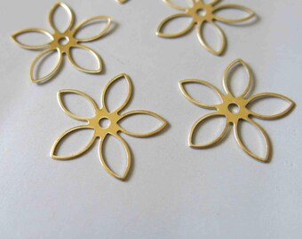 50pcs Raw Brass Flowers Charms, Findings 24mm - F447